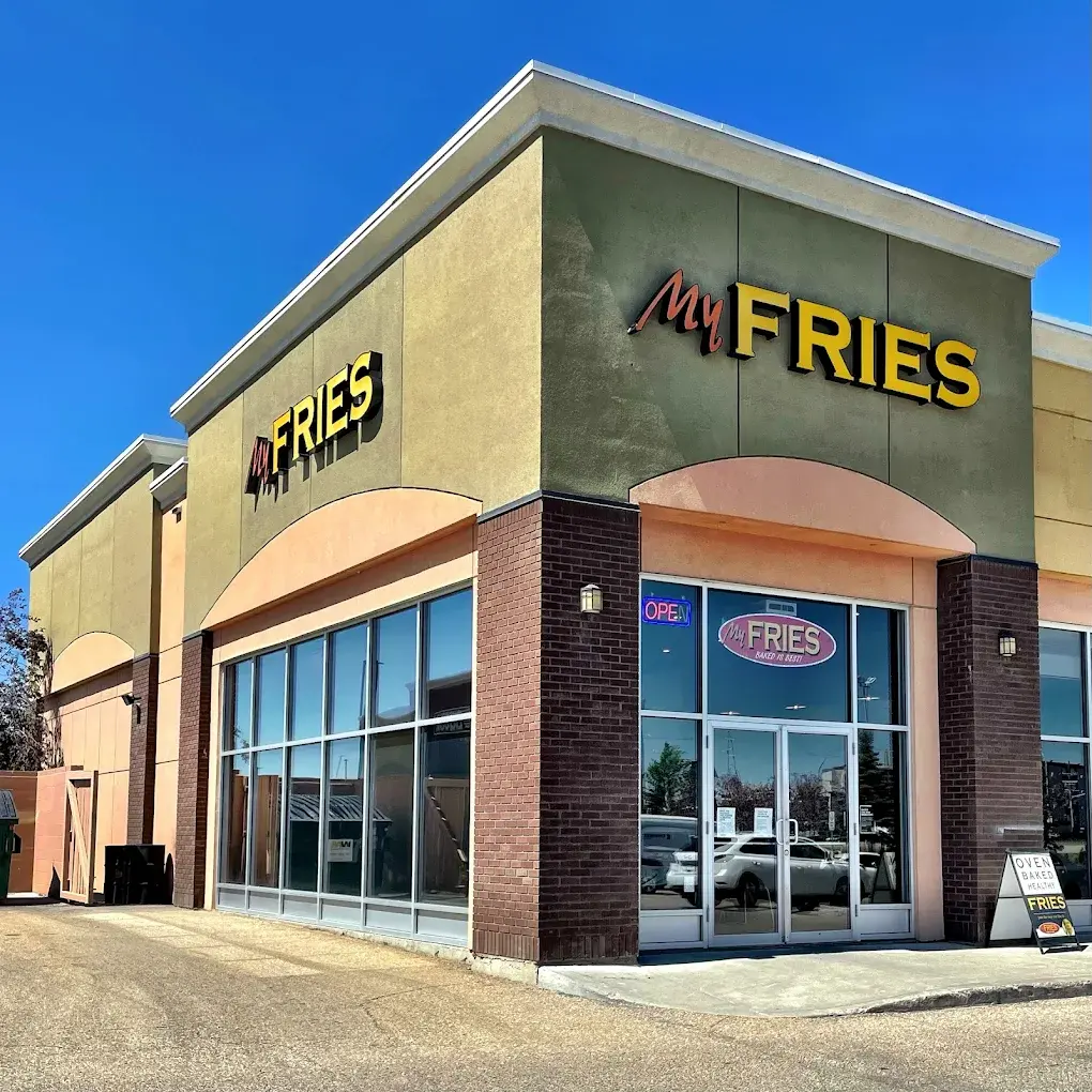 Fresh poutine and air-fried fries at myFries Poutinerie - Best poutine in Edmonton, AB